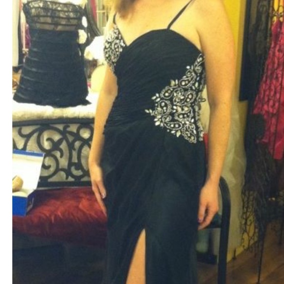 Black Floor Length Strapless Formal Ballgown - Picture 1 of 1